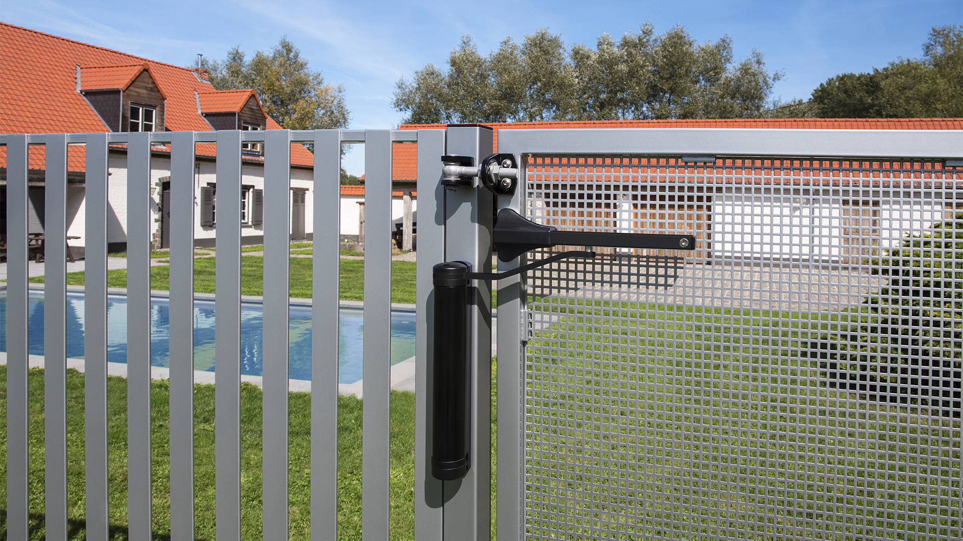 LOCINOX LION-9005 sumontuotas savaiminio uždarymo mechanizmas 